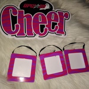 Upward cheer picture frame